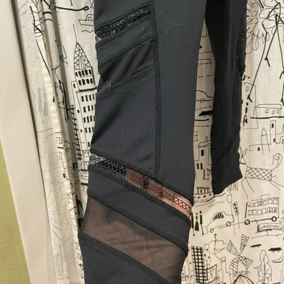 Avia Full Length Mesh & Lace Leg Cutout Insets Black Legging Sz XS / XCH 0-2 - Picture 3 of 14